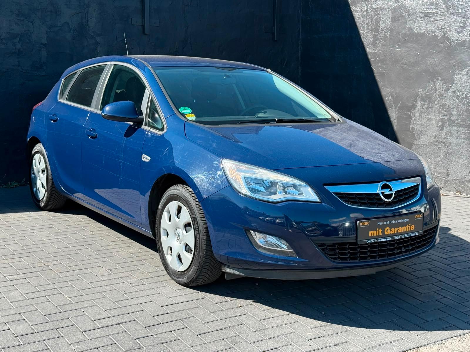 Opel Astra J Lim. 5-trg. Selection*GARANTIE*1HAND*