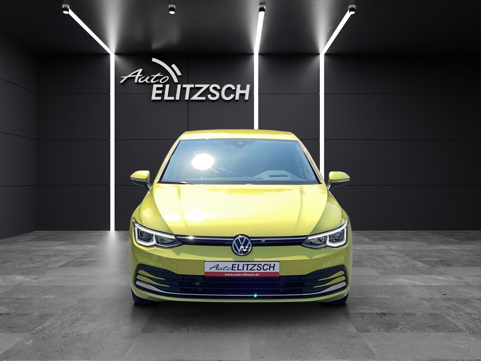 Fahrzeugabbildung Volkswagen Golf VIII Style LED ACC AID HUD NAVI PDC SHZ LED