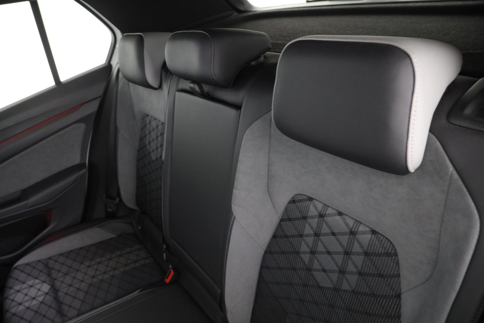 Volkswagen Golf VIII 2.0 TSI DSG R-Line AHK STANDH., миниатюра 13