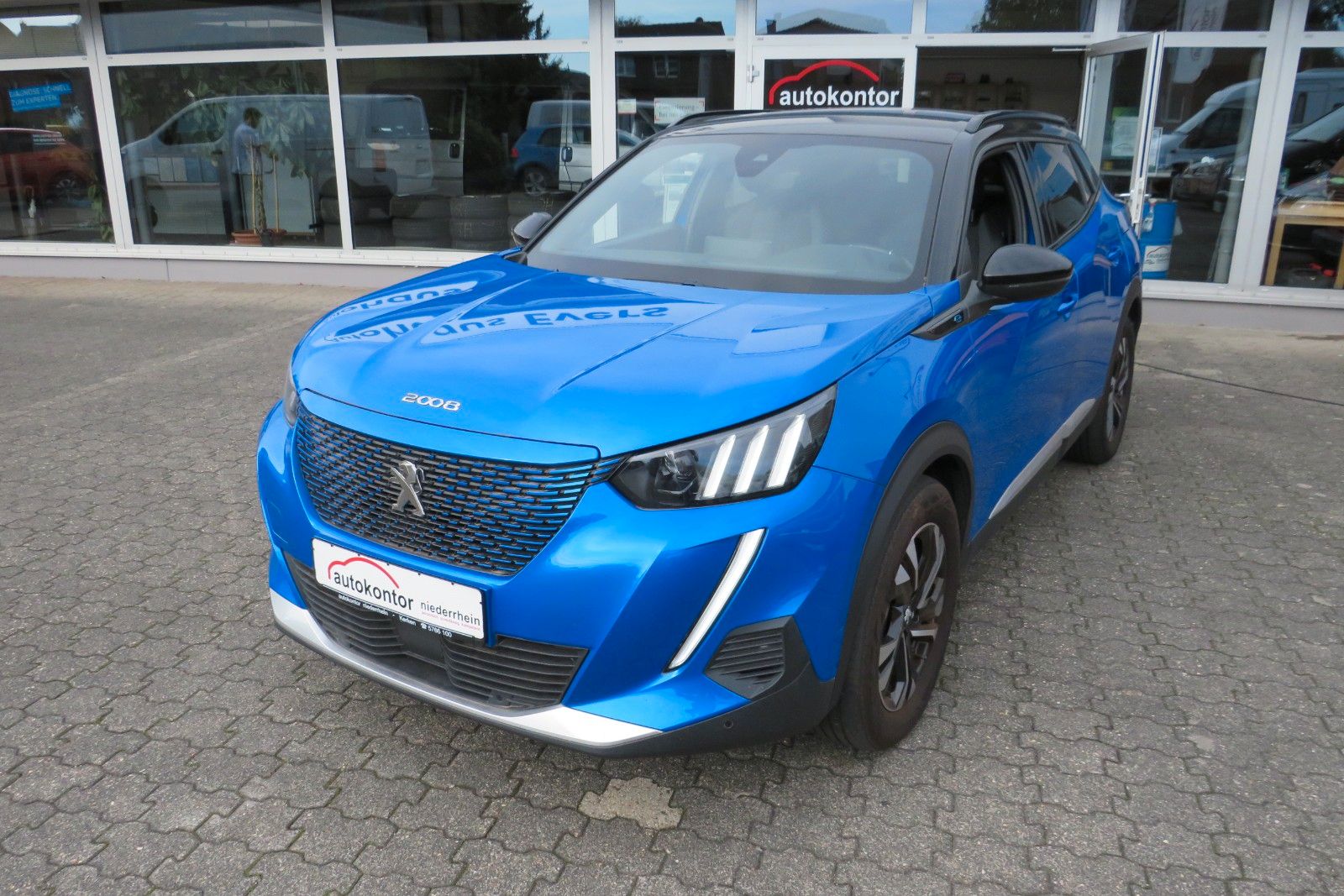 Fahrzeugabbildung Peugeot 2008 e- GT SITZH. NAVI KAMERA PDC 1.HD