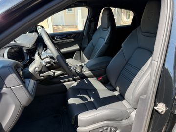 Porsche Cayenne - 11