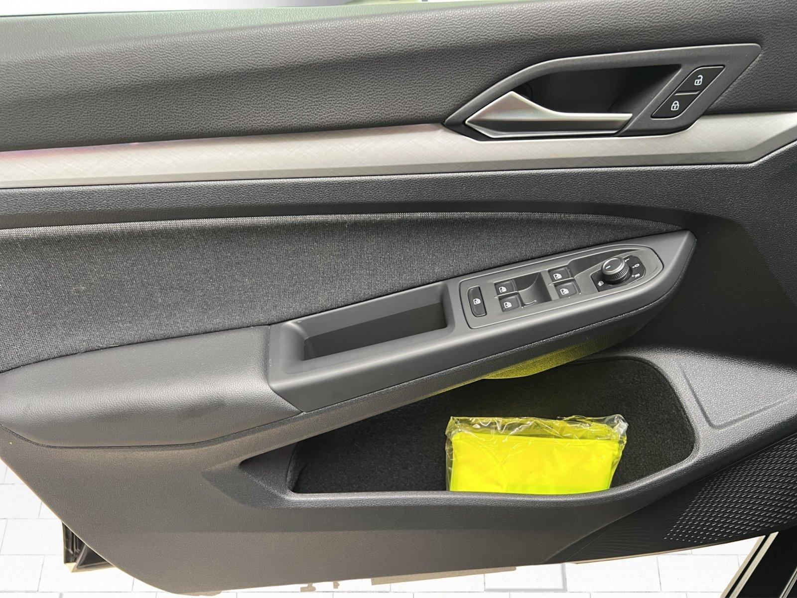 Volkswagen Golf VIII  2.0 TDI   Variant Life