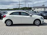 Mercedes-Benz A 180 BlueEfficiency BI-XENON*PDC*SHZ*SPORTSITZE - Mercedes-Benz A 180: Blueefficiency