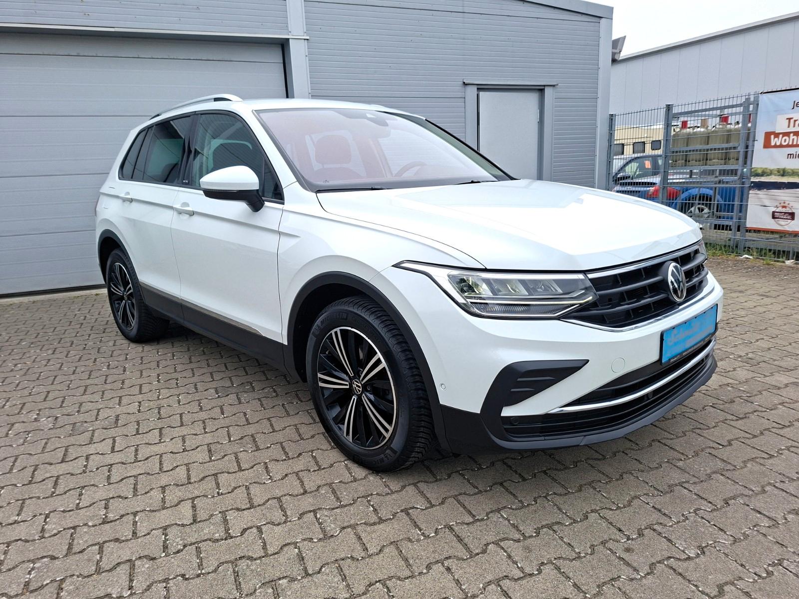 Volkswagen Tiguan 1.5 TSI Active NAVI/LED/KAM/ACC/PDC/SHZ
