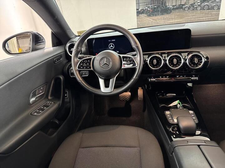 Mercedes-Benz CLA 180 Shooting Brake