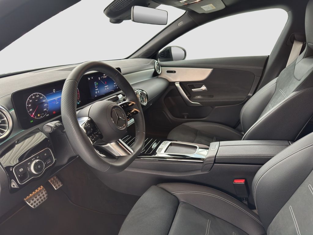 Fahrzeugabbildung Mercedes-Benz CLA 200 Shooting Brake AMG*Night*DISTR.*PDC*RFK