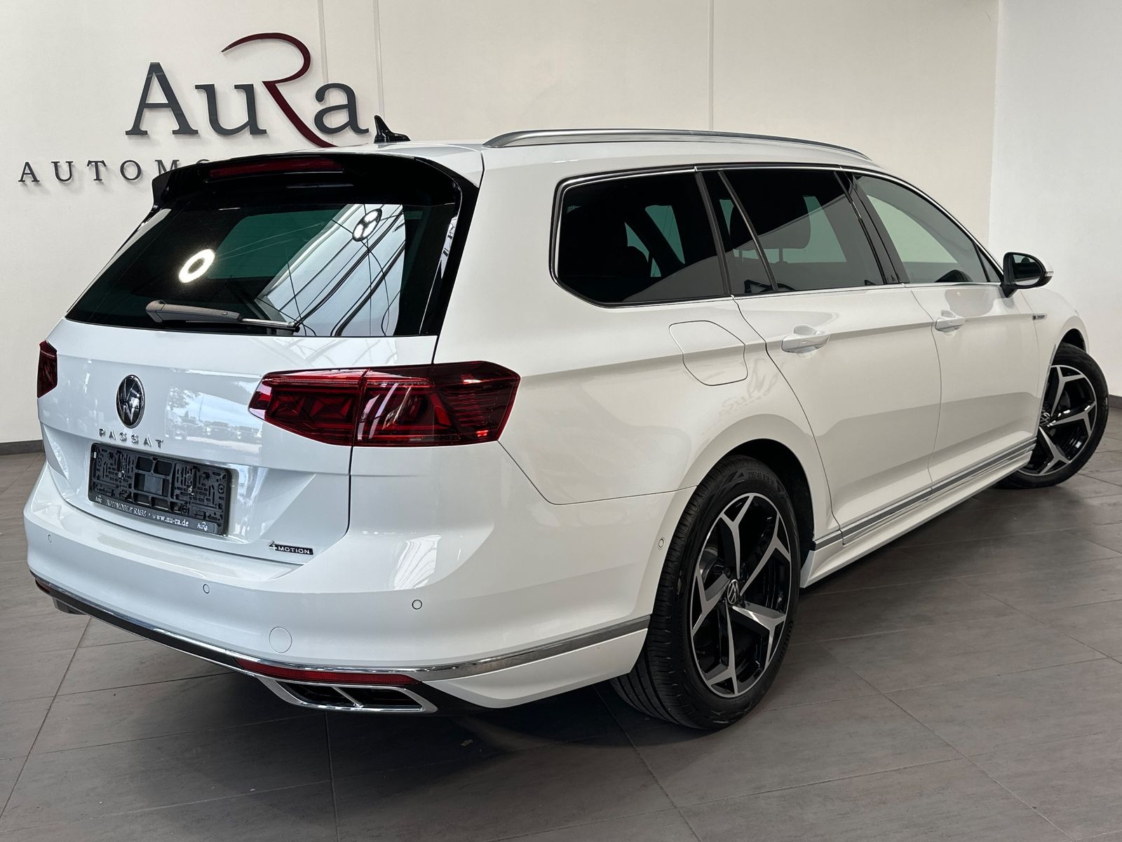 Fahrzeugabbildung Volkswagen Passat Variant 2.0 TDI DSG 4M R-Line NAV+LED+ACC