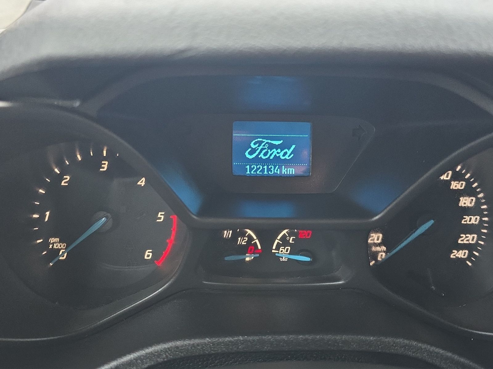 Fahrzeugabbildung Ford Transit Connect Kasten 8 FACH BEREIFT