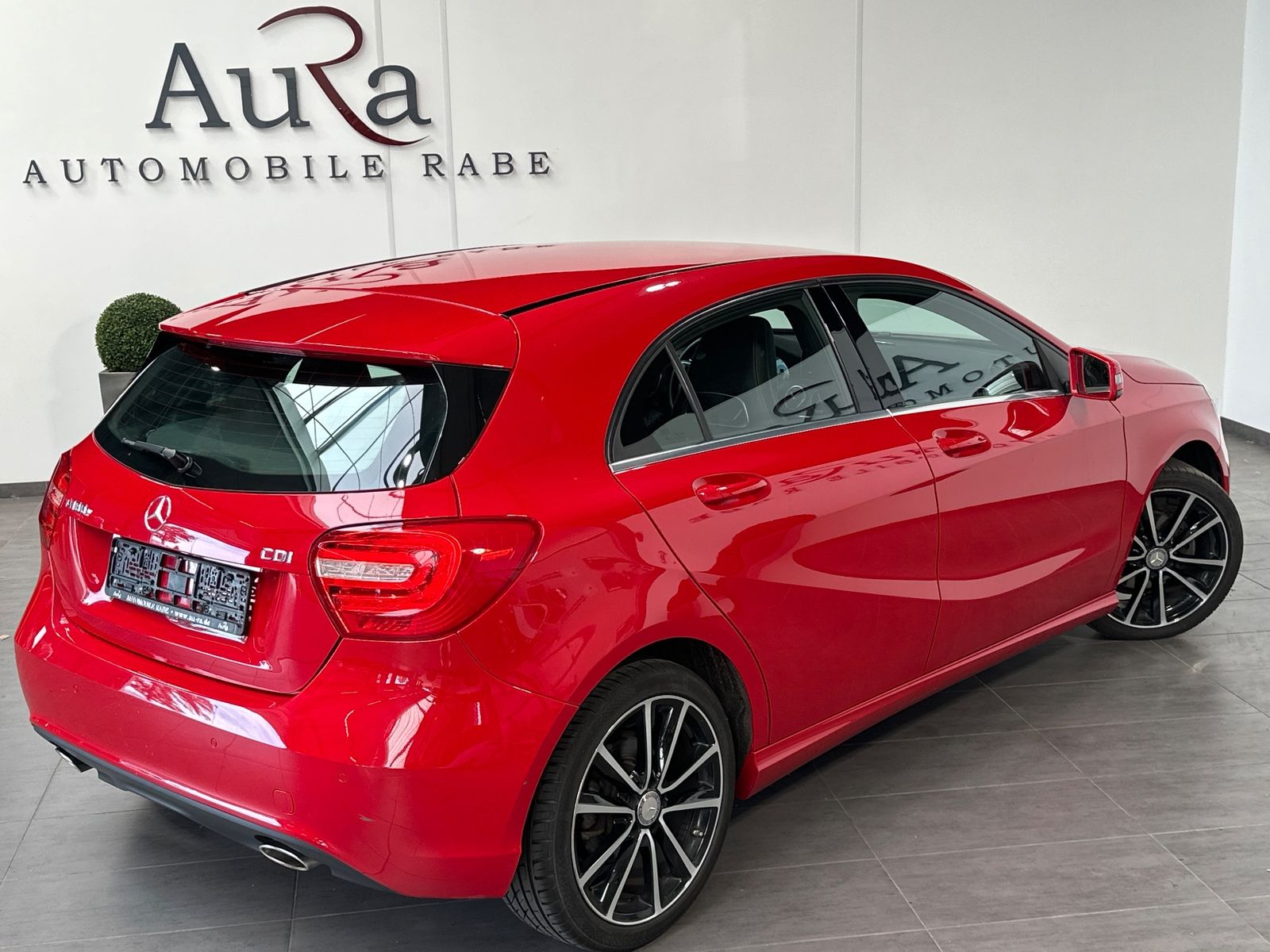 Fahrzeugabbildung Mercedes-Benz A 180 Limousine Style NAV+Bi-Xen+KLIMA+PDC+EU6