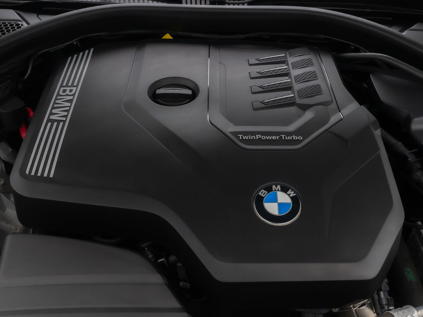 Fahrzeugabbildung BMW 320i Luxury Line Laser HUD Panorama Alarm AHK Hi