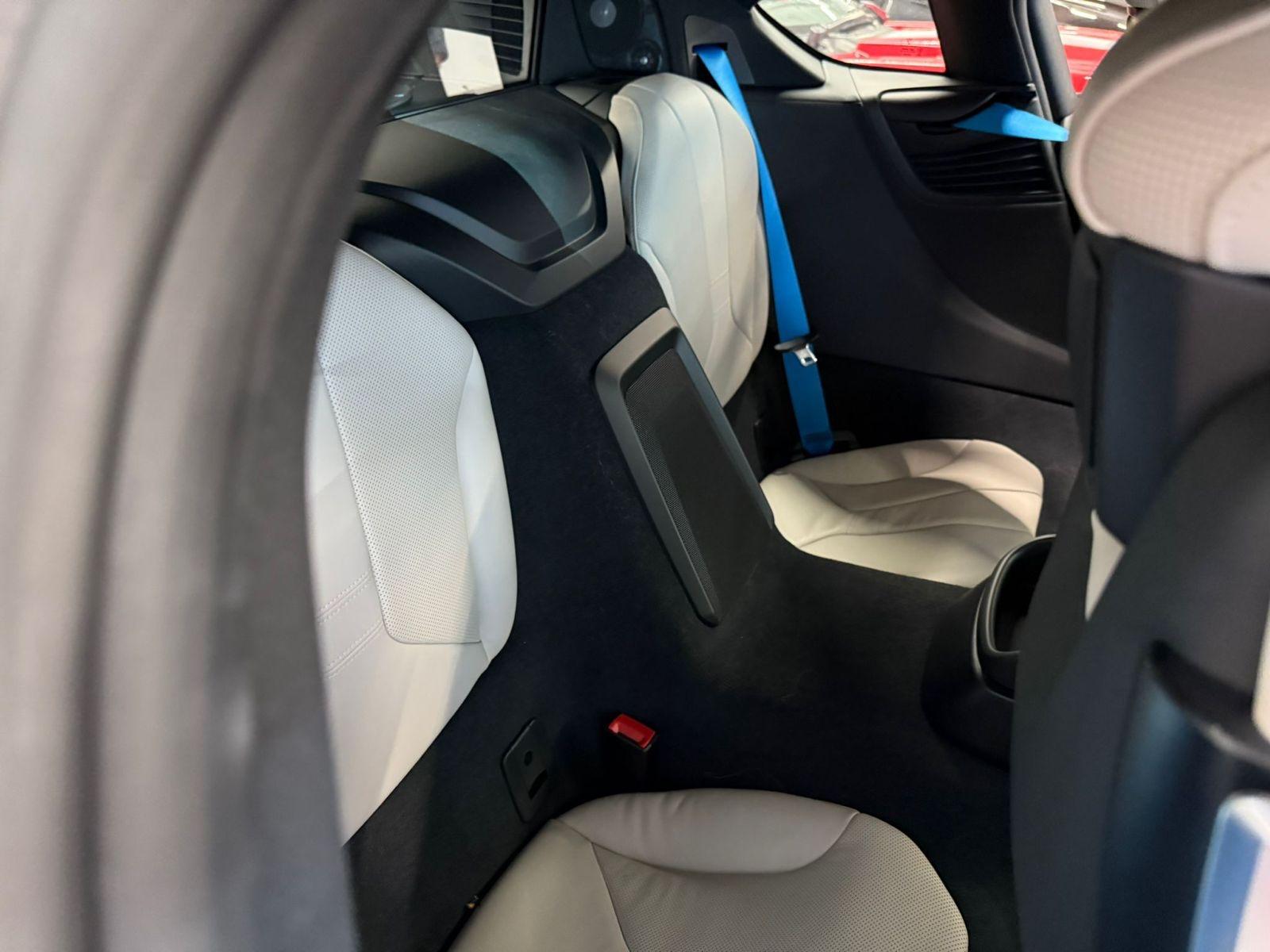 BMW i8 Coupe Pure Impulse*ORIG3900KM*EINMALIG*