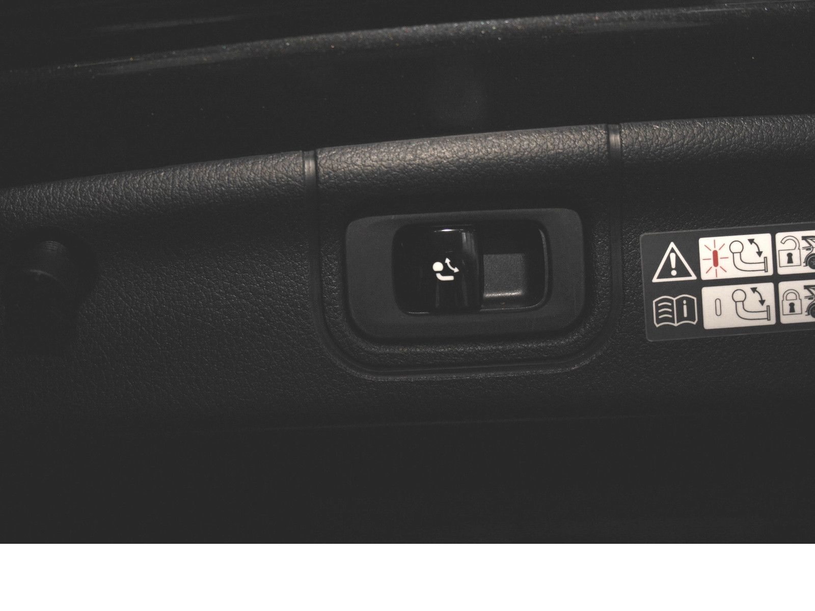 Fahrzeugabbildung Mercedes-Benz C 200 d AMG Plus *AHK*Pano-Dach*Night*Memory
