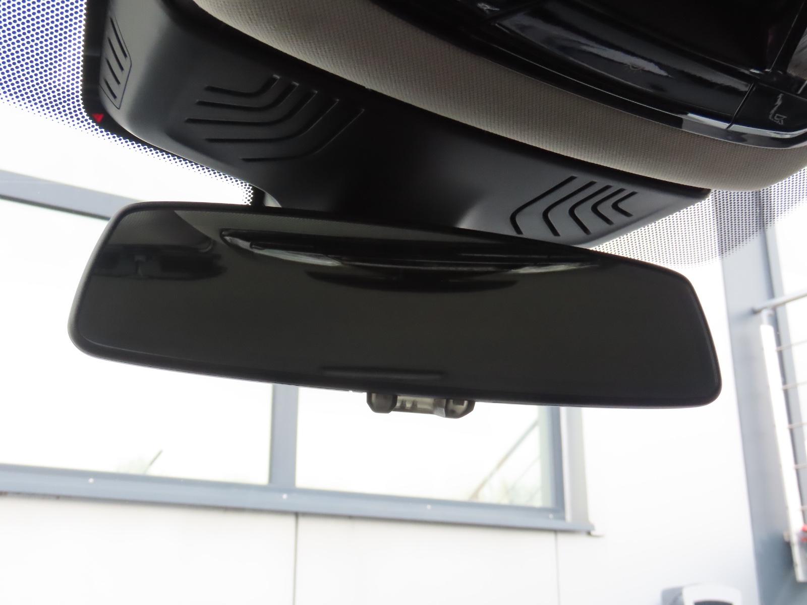 BMW 530e iPerformance Sport Line Leder Ambiente