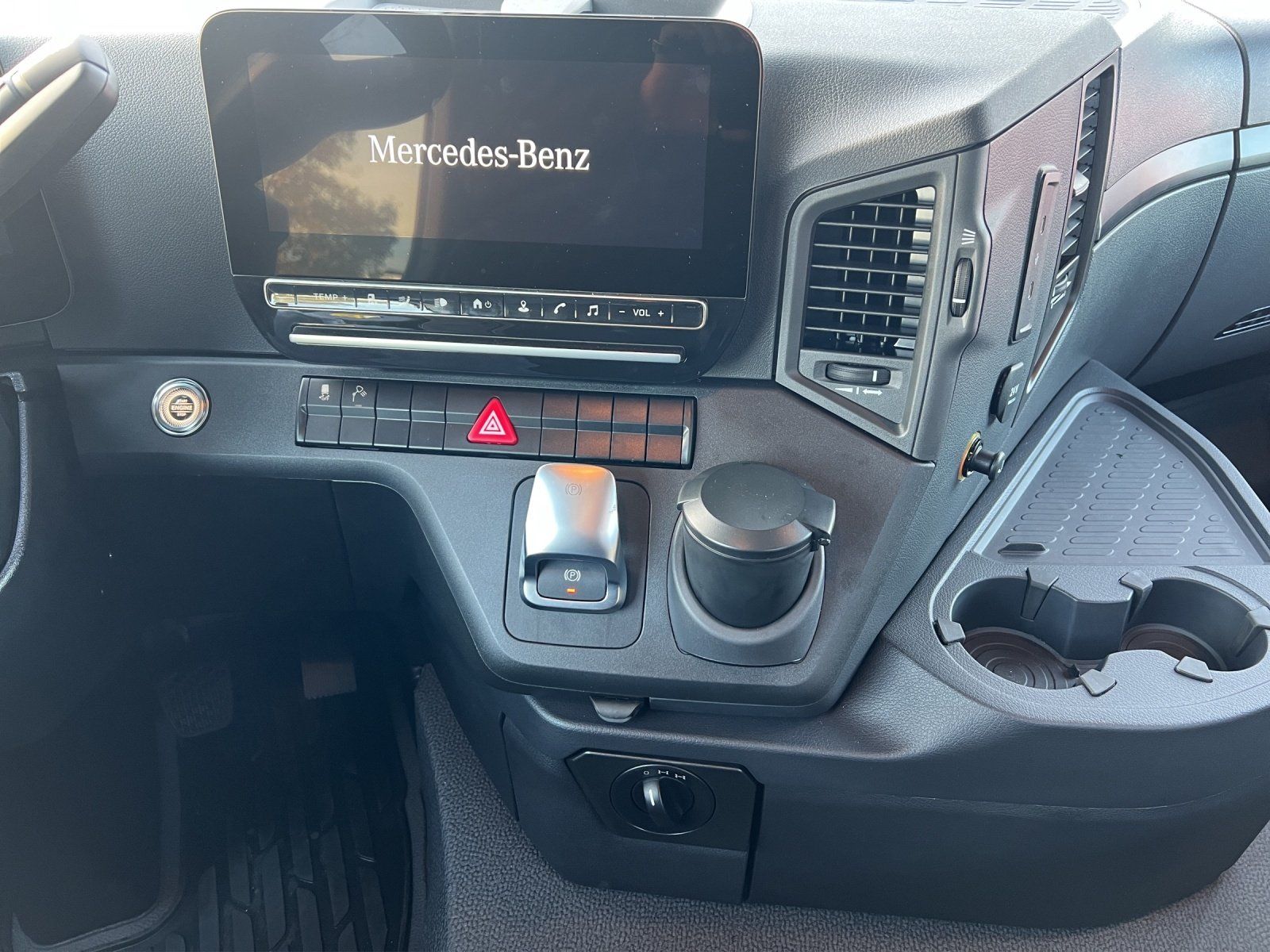 Fahrzeugabbildung Mercedes-Benz Arocs 2651 K 6x4 Meiller Trigenius Bordmatik