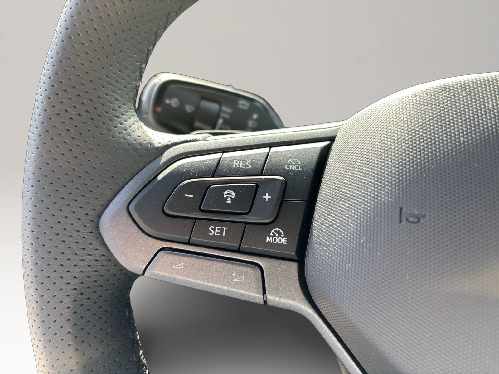 Tayron 2.0 TDI R-Line 4M, AHK, IQ Light, BlackSt