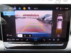 VW Golf VIII Var. 2.0 TDI Life DSG FACELIFT LED Ahk VW Golf VIII Var. 2.0 TDI Life DSG FACELIFT LED Ahk