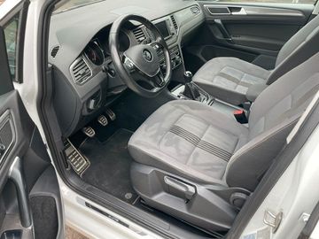 Volkswagen Golf - 11