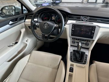 MYAUTOCENTER – Gebraucht- und Jahreswagen mit Werkstattservice in Pfaffenhofen Volkswagen Passat Variant Comfortline *Navi*AHK*Kamera*