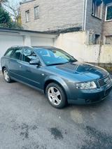 Audi A4 2.0 - Audi A4 aus 2001: Kombi