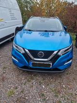 Nissan Qashqai 1.3 DIG-T 159PS N-CONNECTA N-CONNECTA - Nissan Qashqai mit Benzin-Antrieb: Limousine