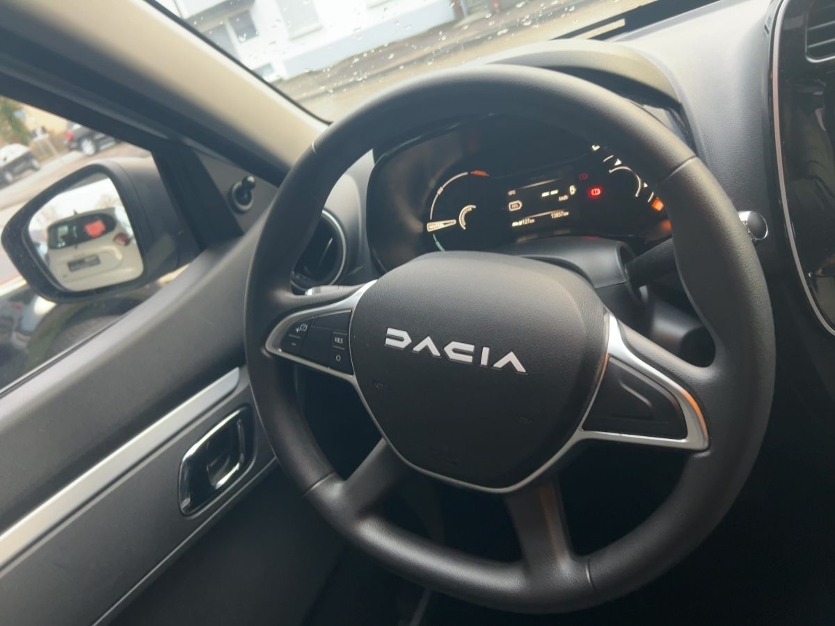 Fahrzeugabbildung Dacia Spring Essential ELECTRIC 45 Klima SAB+ USB