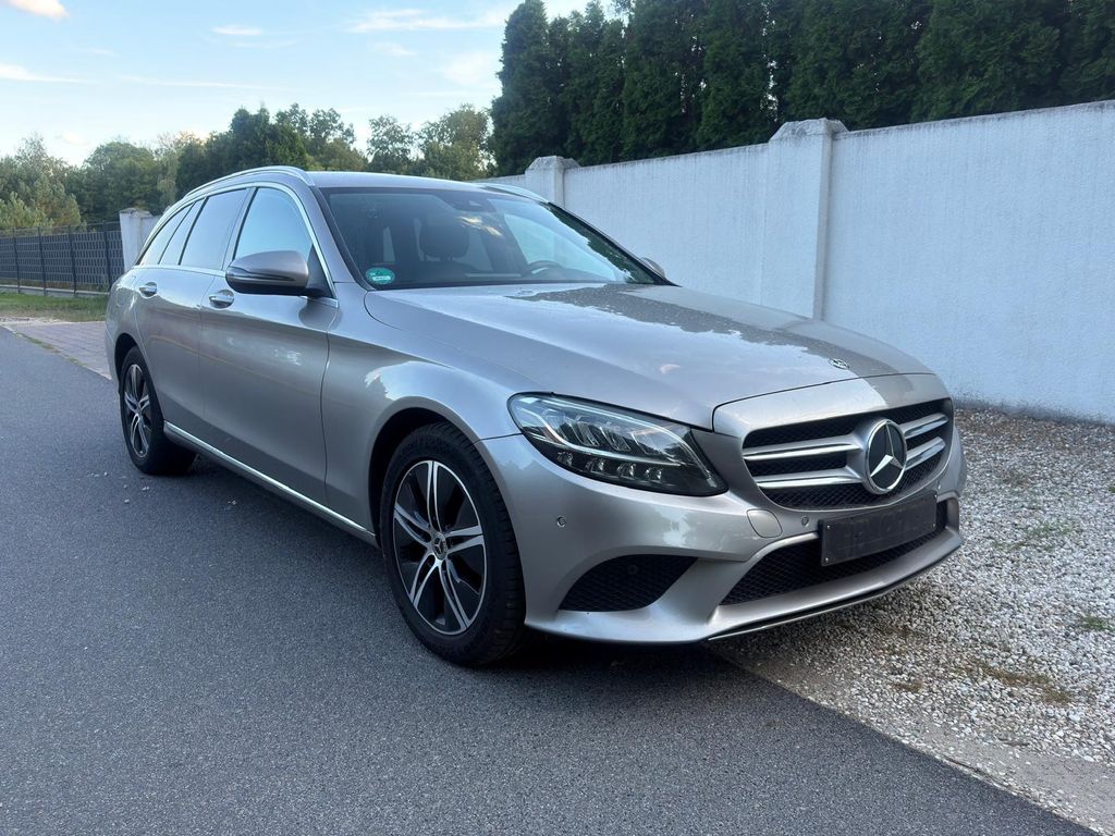 Image of Mercedes-Benz C 220