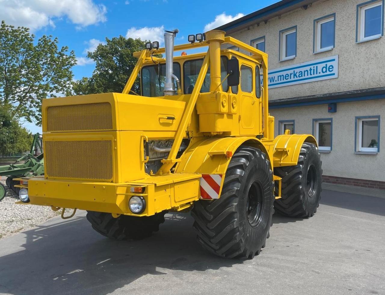 Andere Kirovets K 701 V12
