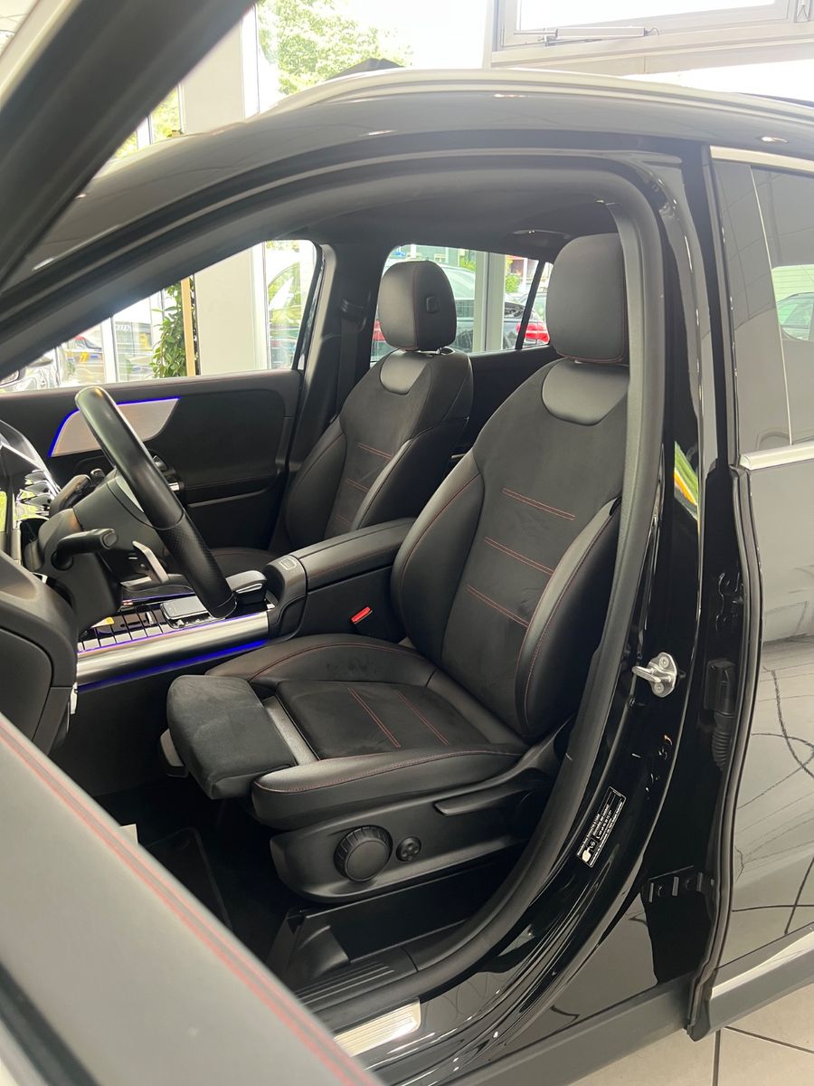 Fahrzeugabbildung Mercedes-Benz GLA 250 4Matic* AMG Line * PANORAMADACH *