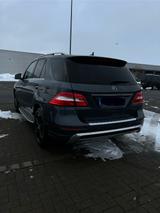 Mercedes-Benz ML 350 4MATIC Distronic Pano Harman - blaue Mercedes-Benz ML 350