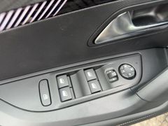 Foto Nummer 12: PEUGEOT 2008