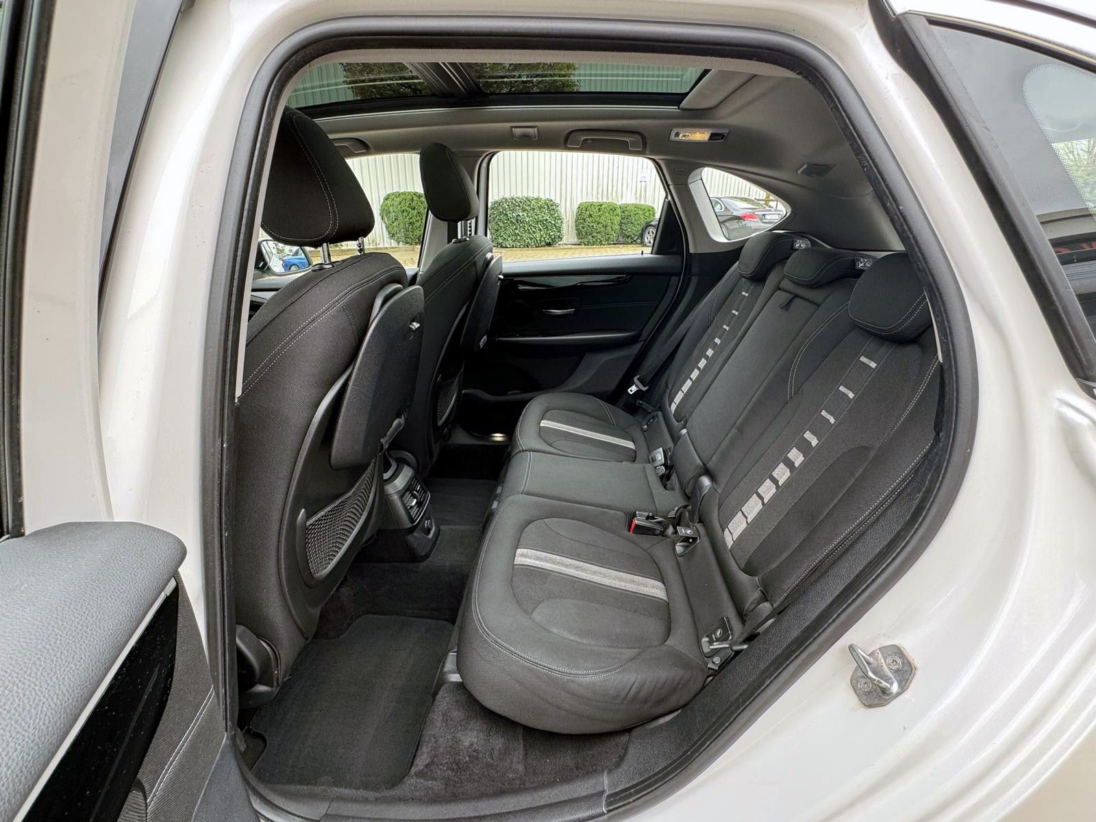 Fahrzeugabbildung BMW 218i Active Tourer Aut. Sport-Line LED KAM PANO