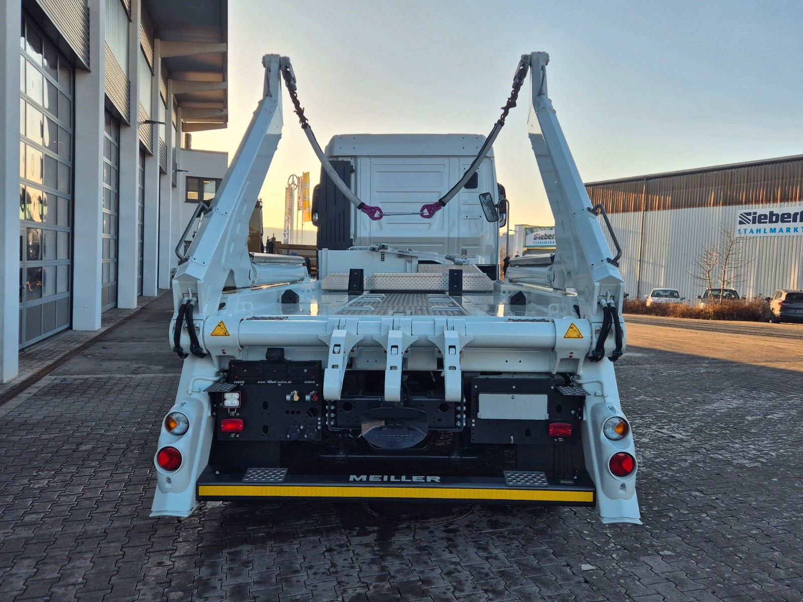 Fahrzeugabbildung Iveco X-Way 460 6x2 Absetzkipper Meiller AK16