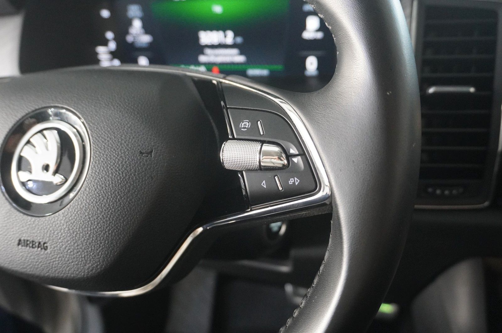 Fahrzeugabbildung SKODA Kodiaq 2.0 TSI STYLE 4X4 7-SITZ NAVI/KAMERA/AHK