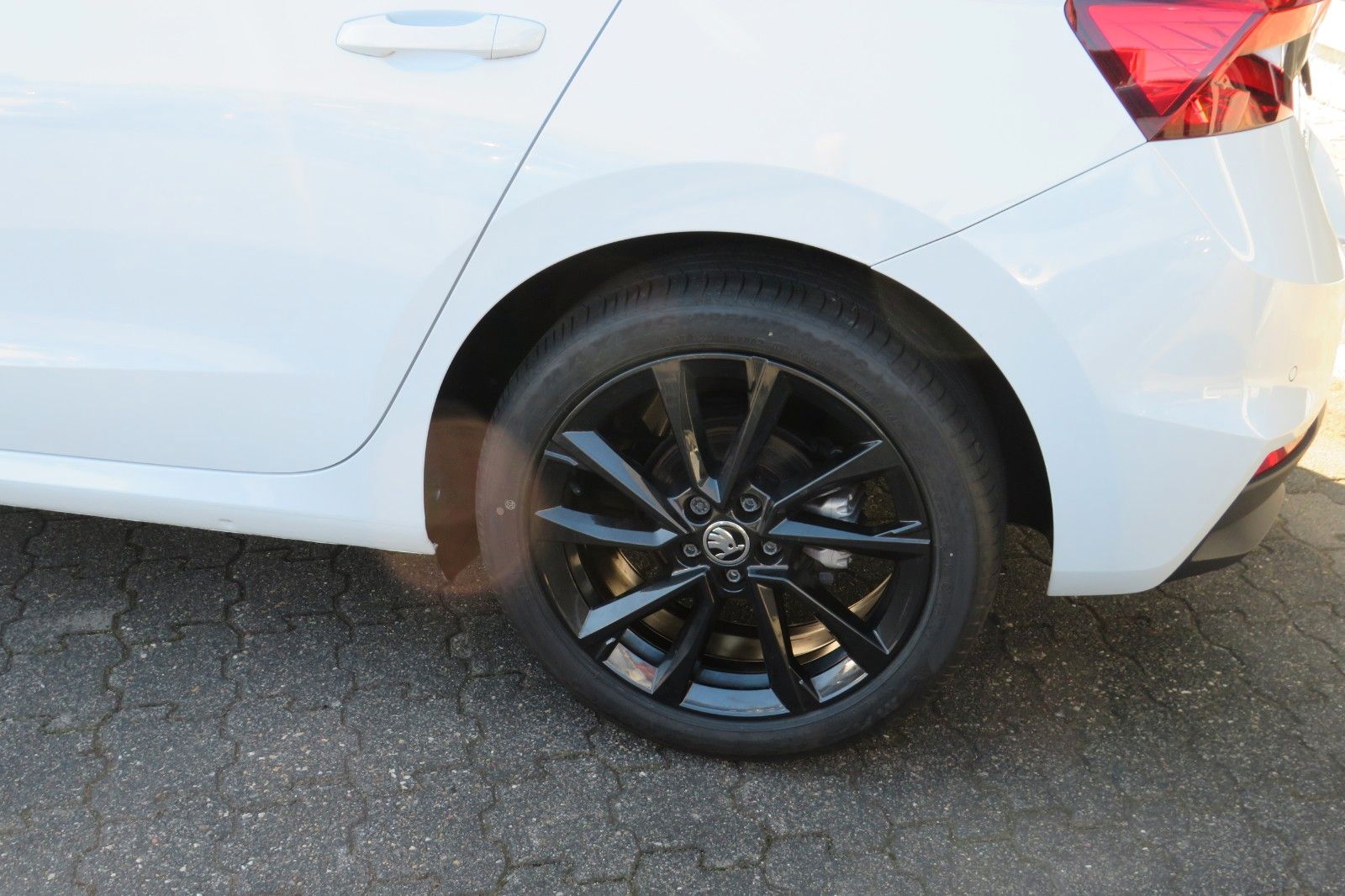 Fahrzeugabbildung SKODA Fabia SPORT/MONTE-CARLO DSG 17`KESSY LED PDC 1H