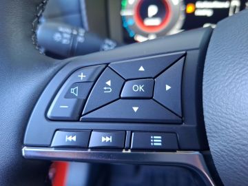 Nissan Juke Tekna 1.6 HYBRID °LED°Navi°RFK°SHZ°BF°