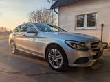 Mercedes-Benz 220 d T Avantgarde LEDILS Comand Distr+RüKam  - Mercedes-Benz 220 mit Diesel-Antrieb: Kombi, Automatik