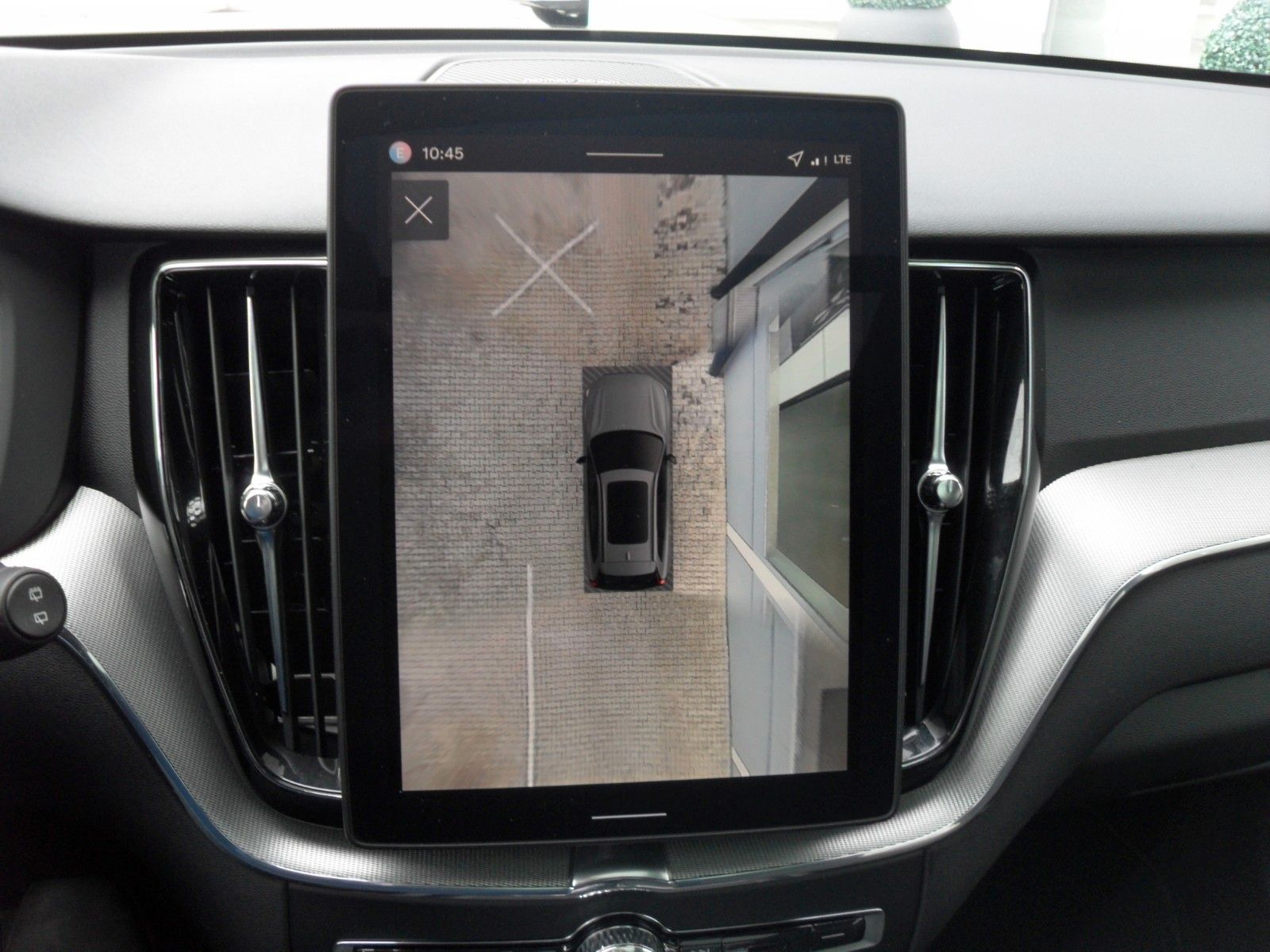 Fahrzeugabbildung Volvo XC 60 B5 Plus Black Edition AWD