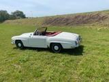 Mercedes-Benz 190 SL Deutsches Auto  - Mercedes-Benz Cabrio aus dem Jahr 1960