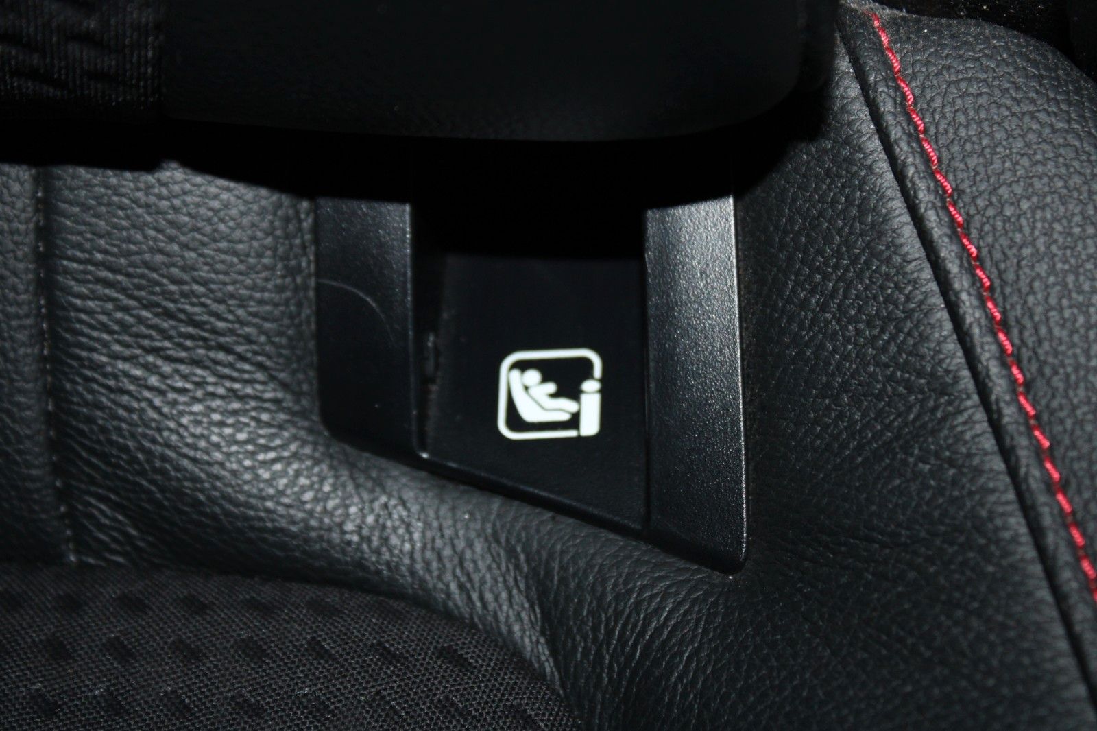 Fahrzeugabbildung Ford Focus 134kW ST-Line LED NAVI CAM WinterPaket