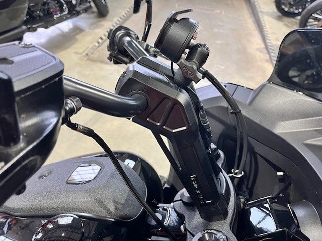 Fahrzeugabbildung Harley-Davidson FXLRST Low Rider ST 117 Umbau / Jekill