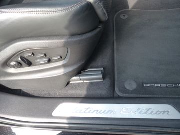Porsche Cayenne - 10