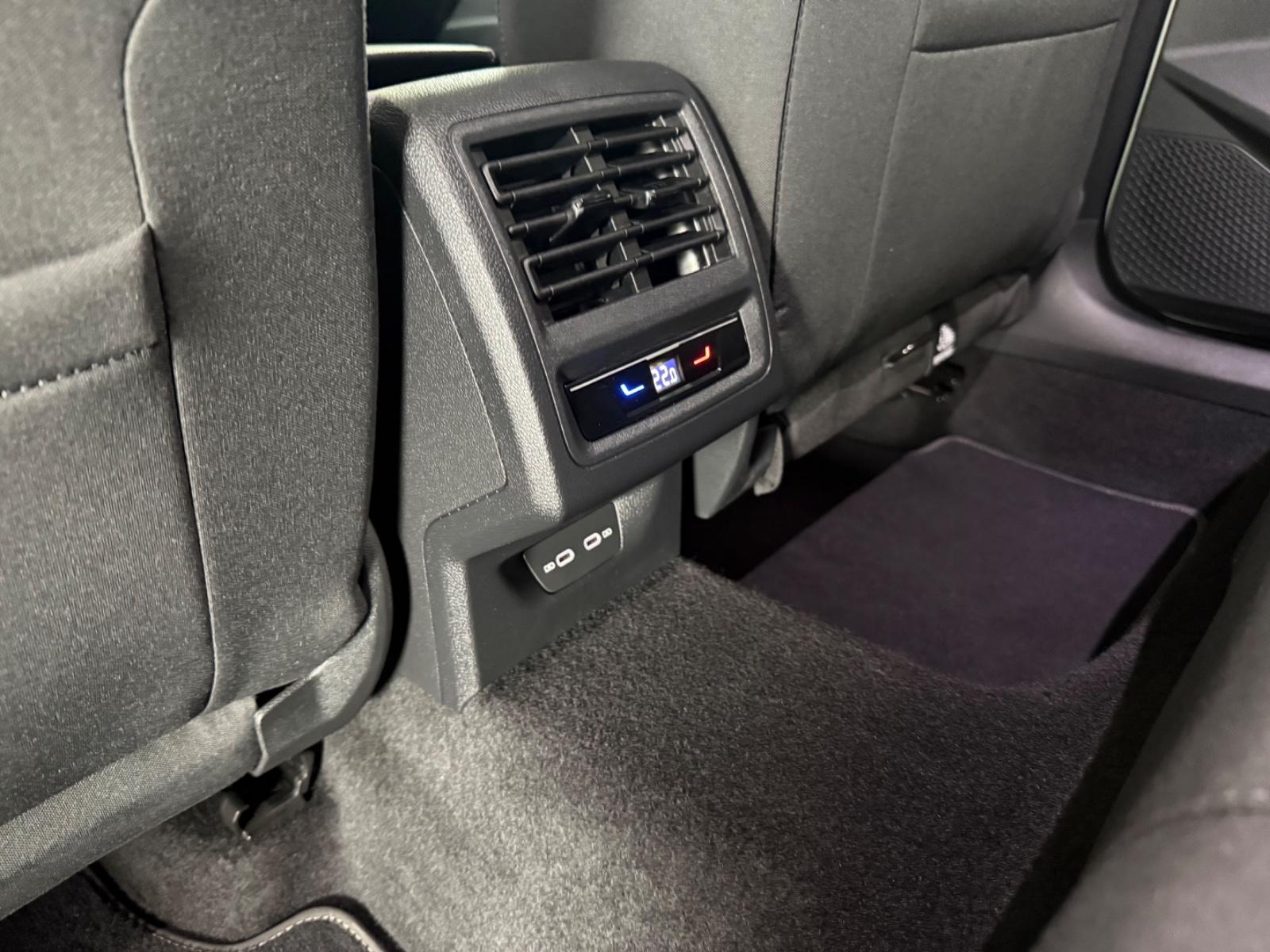 Volkswagen Golf VIII Variant Style, миниатюра 12
