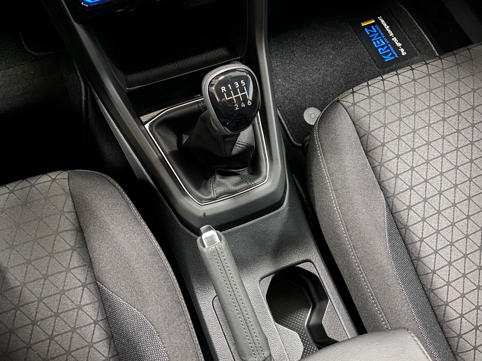 Fahrzeugabbildung Volkswagen T-Cross 1.0 TSI LIFE+ALLWETTER++SITZHEIZUNG+PDC+