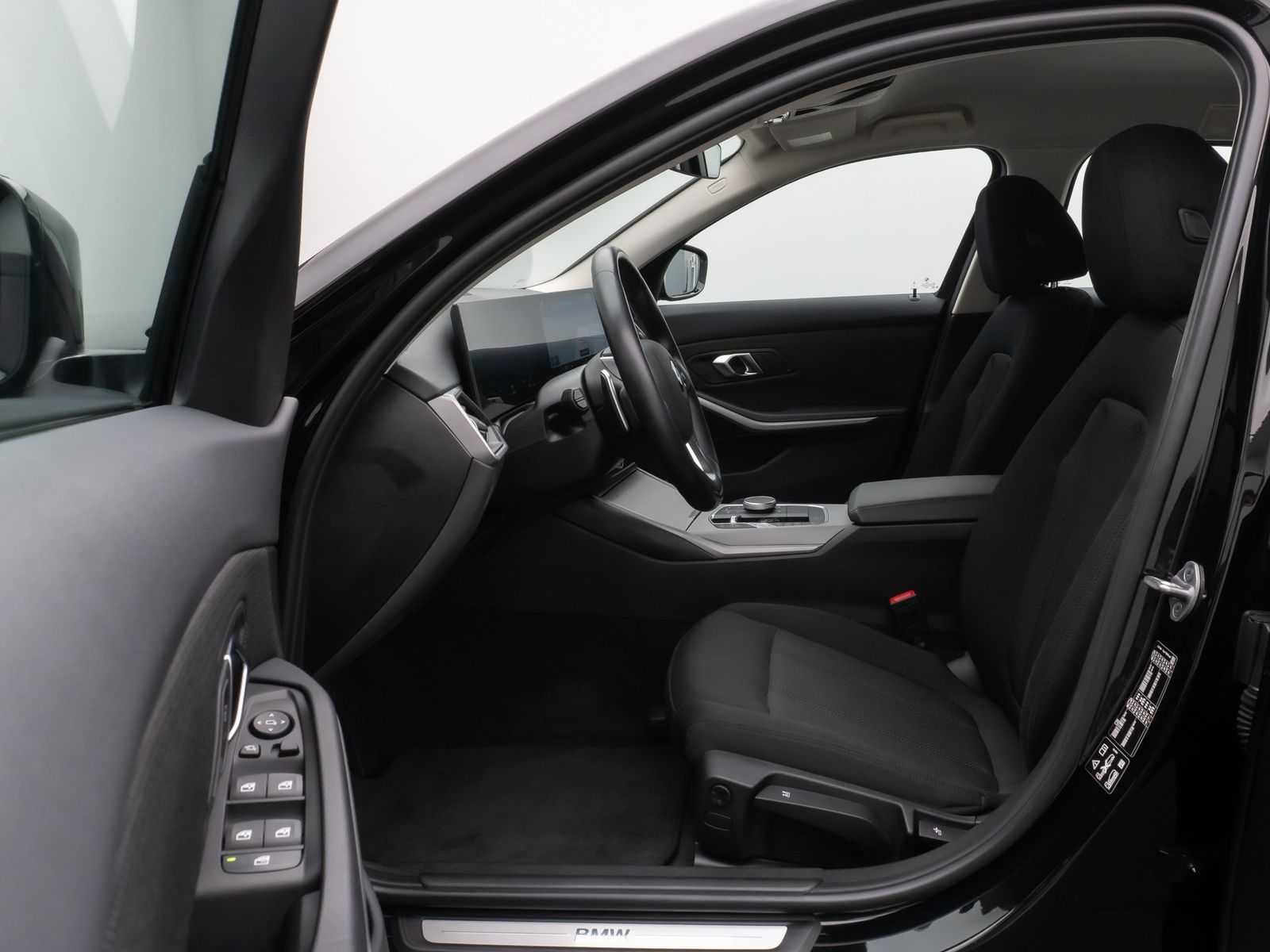 Fahrzeugabbildung BMW 320d xD Stop&Go DAB Kamera HUD Komfort Widscreen
