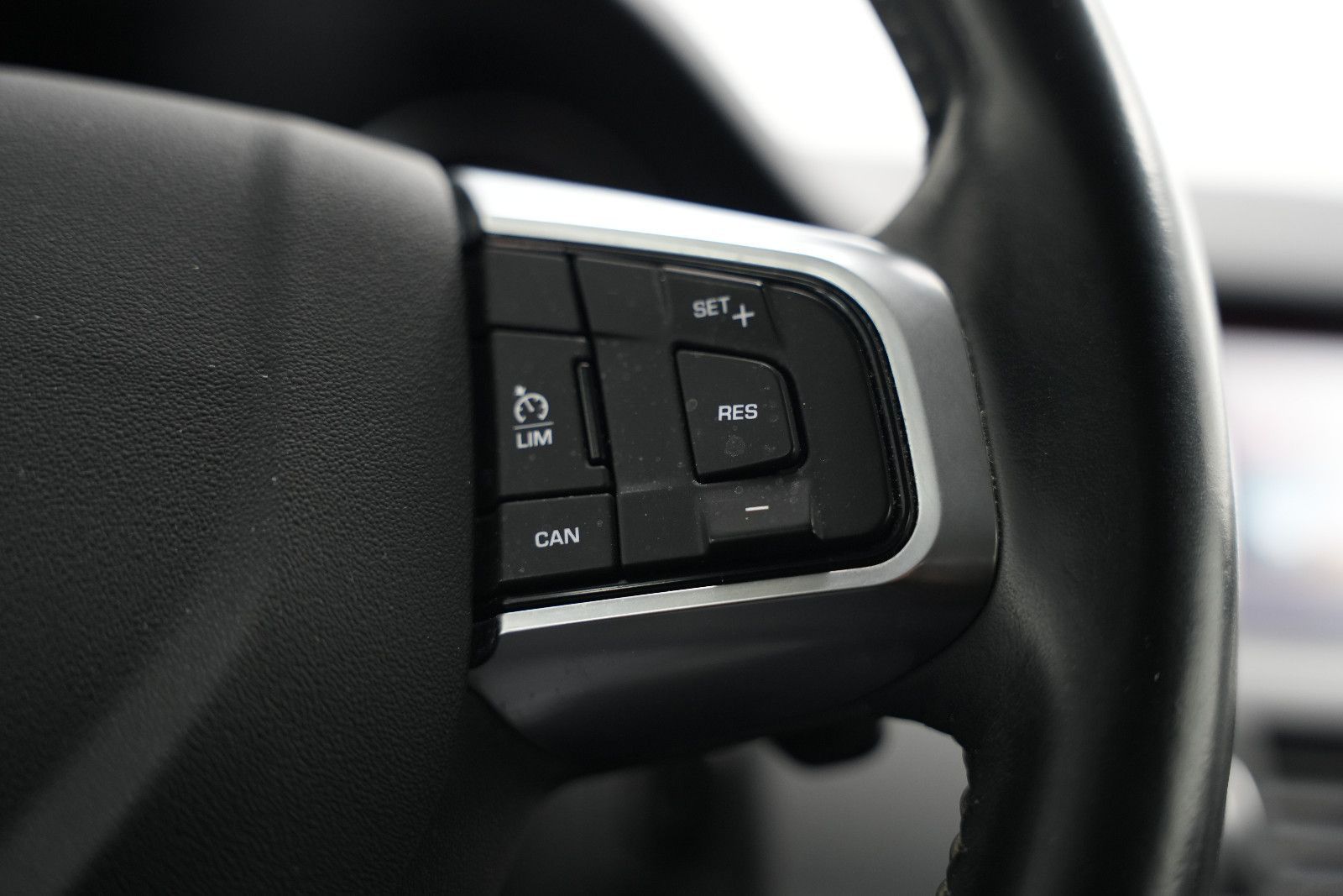 Fahrzeugabbildung Land Rover Discovery Sport SE AWD *Kamera*Navi*SHZ