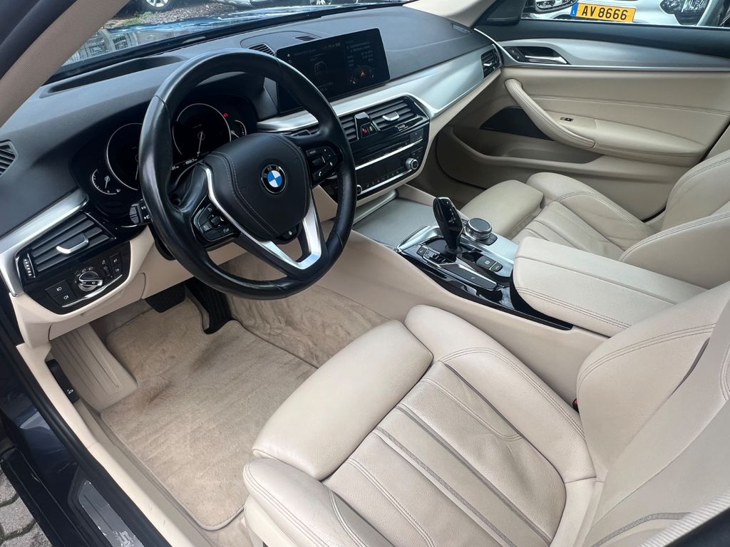 BMW 530 Baureihe 5 Touring 530 i xDrive Sport Line BMW 530 Baureihe 5 Touring 530 i xDrive Sport Line