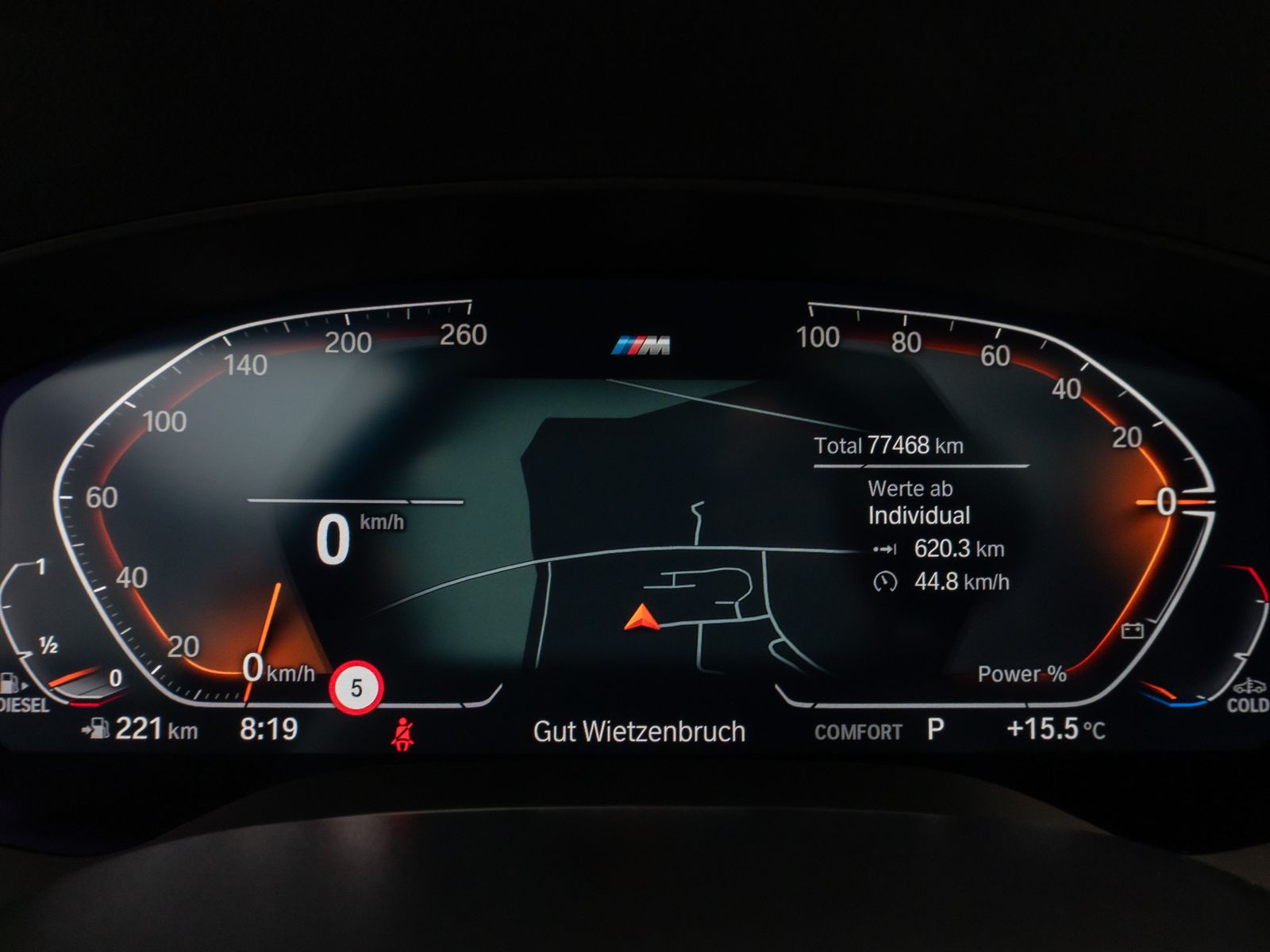 Fahrzeugabbildung BMW 530d xD M Sport Panorama Kamera HUD HiFi Komfort