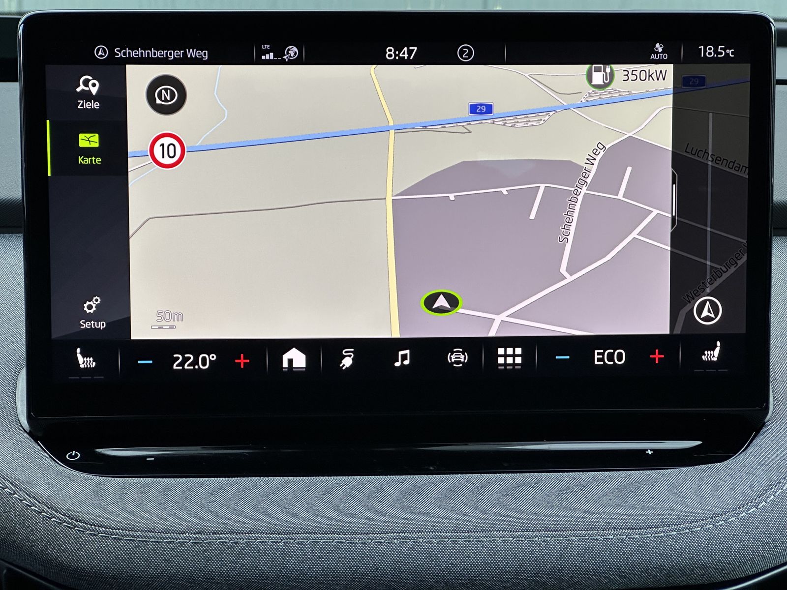 Fahrzeugabbildung SKODA Enyaq iV 80 Sport NAV+LED+AHK+PANO+CANTON+CARPLA