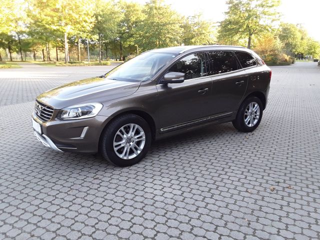 Volvo XC60 AWD-LEDER-PANO-KAMERA-SCH.H-8-FACH-TÜ...