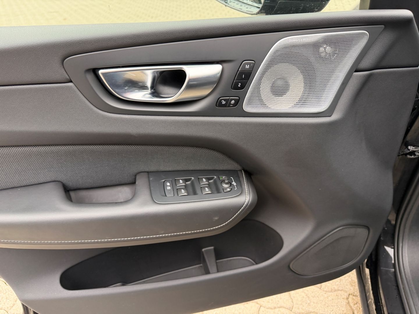 Volvo XC60 Ultimate Black Edition AWD HUD AD StandHZG imagem 3